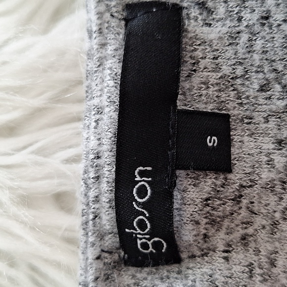 Gibson x Living in Yellow Mary Fleece Off the Shoulder Top - Picture 7 of 12